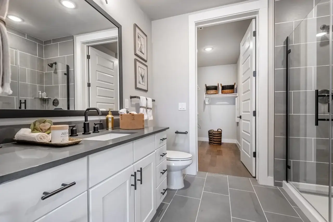 bathroom at the quincy at kierland scottsdale apartments