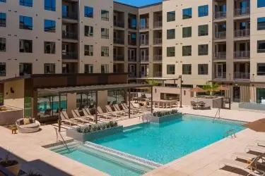 quincy at kierland pool